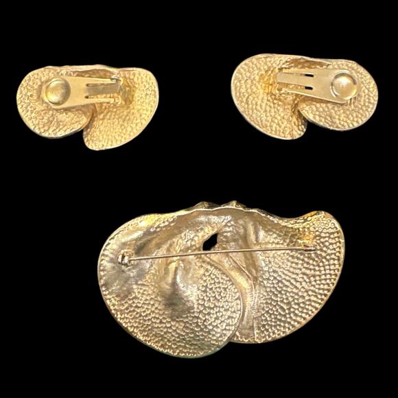 Vintage MCM Matte Gold Knot Bow Pin Brooch & Clip Earring Set Mid Century - Picture 2 of 4